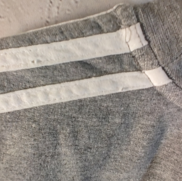 Adidas 3 Stripes Vintage 90's Long Sleeve Medium Gray Sweatshirt - Picture 12 of 12